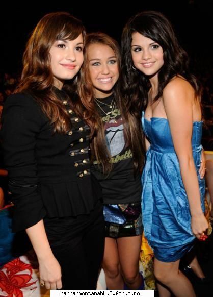 demi lovato si selena gomez miley &...