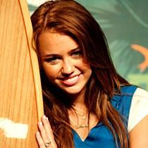 poze cu miley - saya - miley cirus<viata privata departe de hannah>