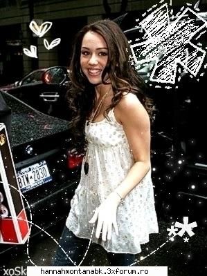 poze cu miley - saya - miley cirus<viata privata departe de hannah>